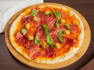 Pizza Marinara con Jamón Crudo