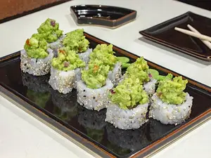 Guacamole roll