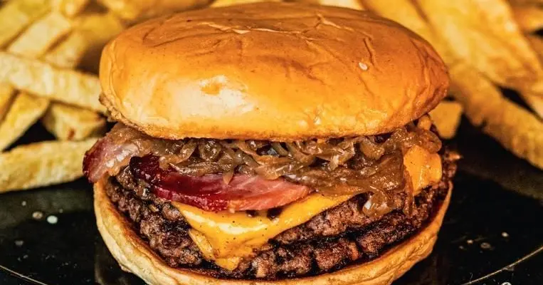 Taura Burgers & Hot Deli