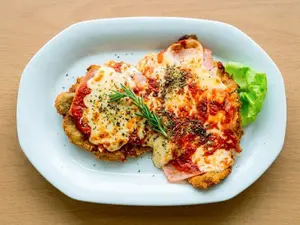 Milanesa de ternera napolitana