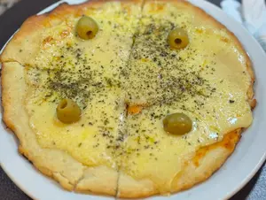 PIZZA INDIVIDUAL DE MOZARELLA