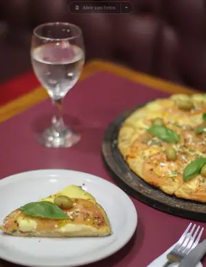 Pizza napolitana grande