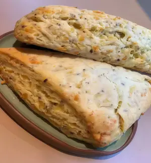 SCON DE QUESO Y PROVOLONE