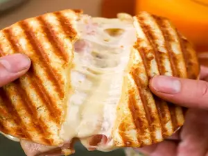 Tostado de jamón y queso