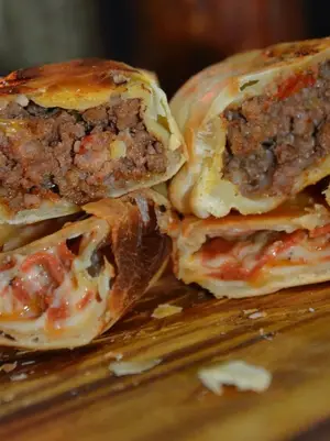 Empanada de jamón y queso