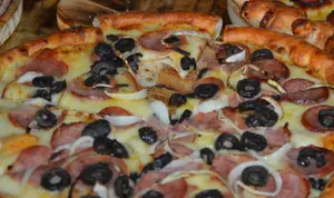 Pizza brasil calabresa 4 porci