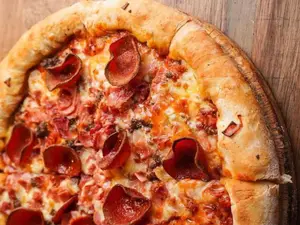 Pizza carnivora chica 4 porcio
