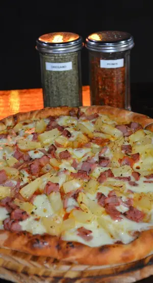Pizza hawaiana grand 8 porcion