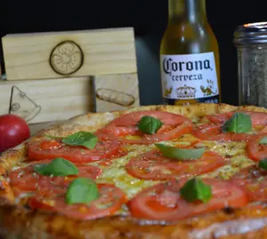Pizza napolitana grande 8por