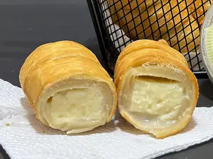 3 tequeños de queso