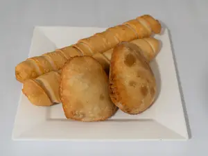 2 Tequeñones Y 2 Pastelitos