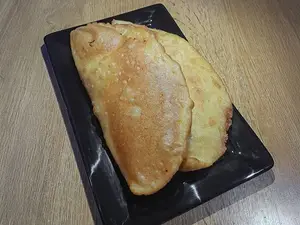 1 empanada de carne mechada