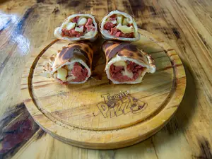 Empanada de queso y pepperoni