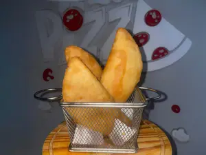 Empanada Venezolana De Pollo