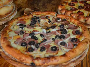 Pizza Brasil Calabresa Chica