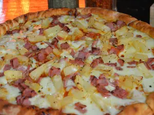 Pizza hawaiana grande