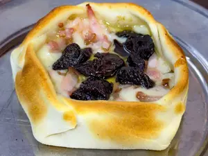 Canastita panceta y ciruela