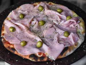 Pizza jamón