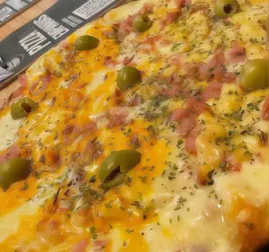 Pizza panceta cheddar