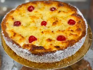 Tarta de coco y dulce