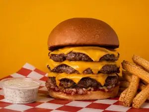 Cheeseburga Triple