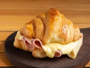Medialuna rellena