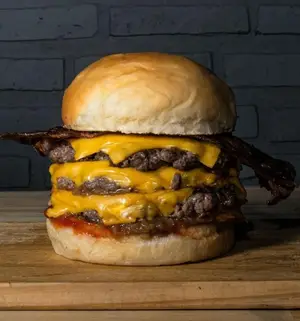 Sweet onion triple con papas.