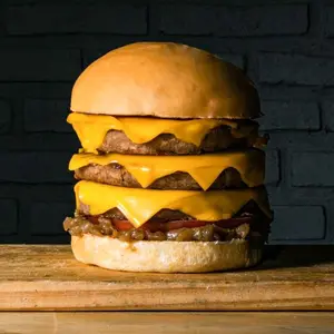 Veggie triple con papas.