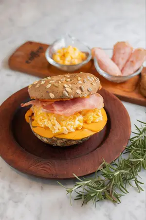 Bagel Lomito