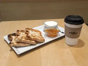 Café 240cc con tostadas