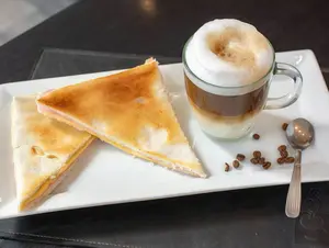 Café con medio tostado