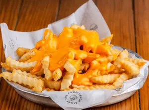 Papas Fritas con Cheddar