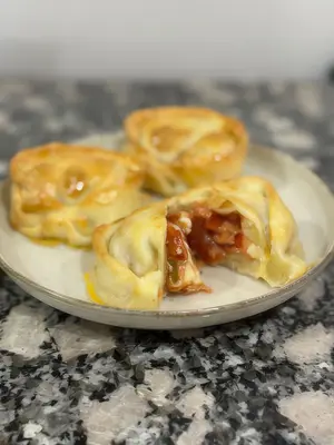 Empanada caprese
