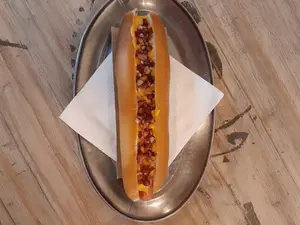 Pancho especial c/ ch. y bacon