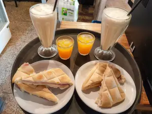 Tostado De Jamon Y Queso