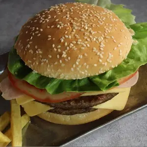 Hamburguesa simple americana.