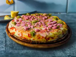 Pizza con salchichas