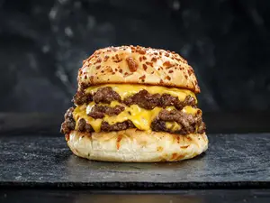 Hamburguesa triple cheese