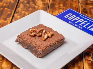 Cuadradito de brownie con nuez