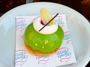 Minicake de pistachos y frambuesa sin tacc