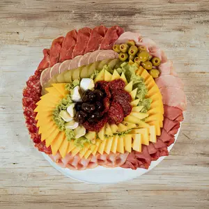 PICADA DE FIAMBRES Y QUESOS SIN TACC GRANDE(Comen 4, Pican 8)