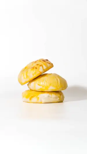 Empanada cebolla y queso X 3