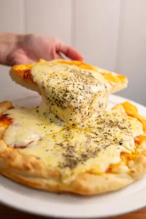 Pizza muzarella grande. REDONDA