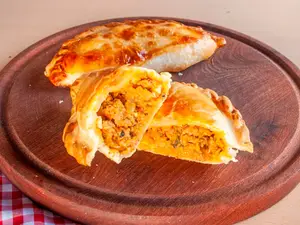 Empanada de carne picante