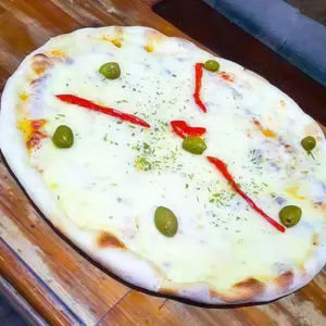 Pizza muzzarella con provolone