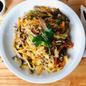Chop suey de lomo