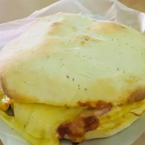 Tostado de jamón y queso