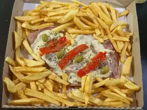 Milanesa Con Jamón Y Morrones ( Para Compartir Dos Personas) Guarnicion A Elección