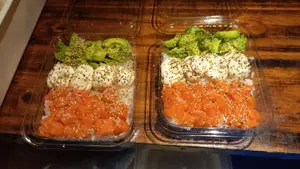 Sushi salad de salmón ahumado