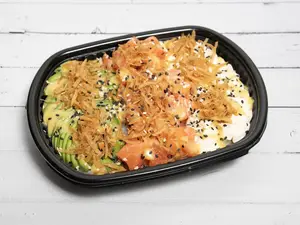 Salmón crunch salad